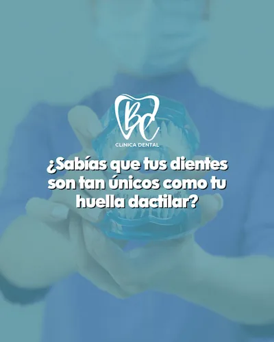 tarjeta con texto sonrisa huella dactilar